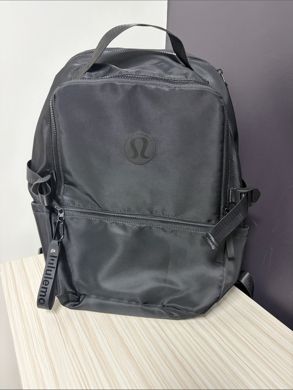 lululemon athletica Black Everyday Pack with Front Zip Pocket!! EUC🖤